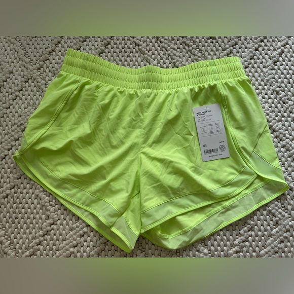 Athleta Pants - Athleta Mesh Racer Run 4” short NWT